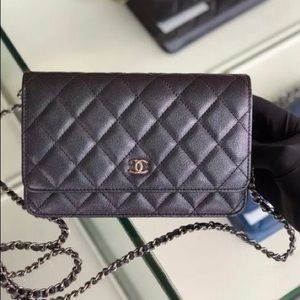 WOC Wallet on chain CHANEL iridescent caviar leather